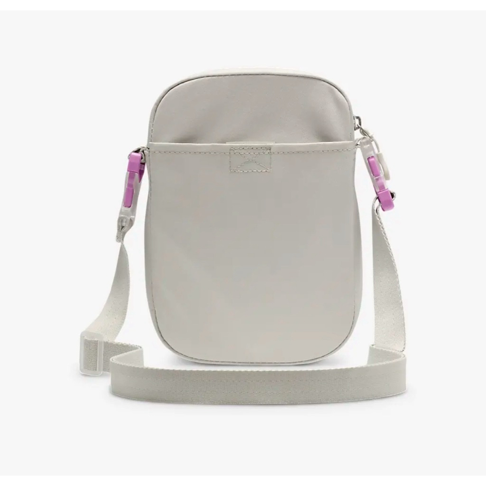 🌿IHK WIP Silver Everyday Essentials Crossbody Bag NWOT🌿